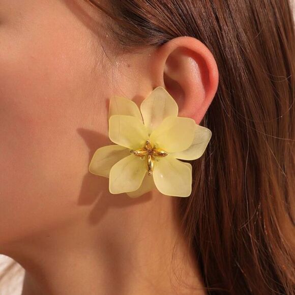 Elegant Yellow Flower Earrings A1244 - Picture 1 of 5